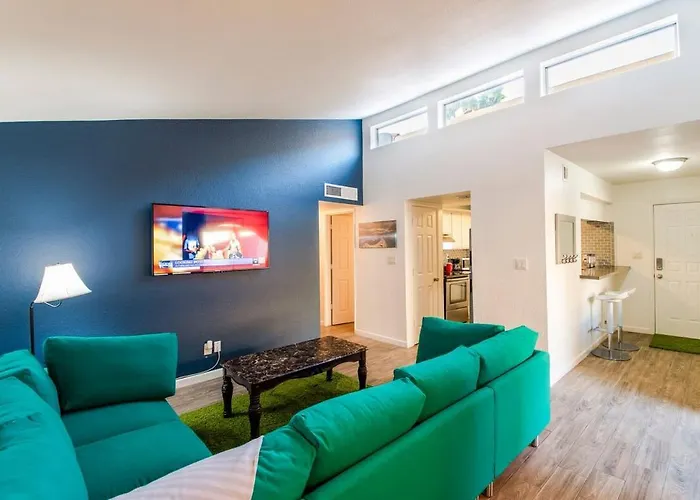 88 3bd 2b Modern Comfort Heated Pool