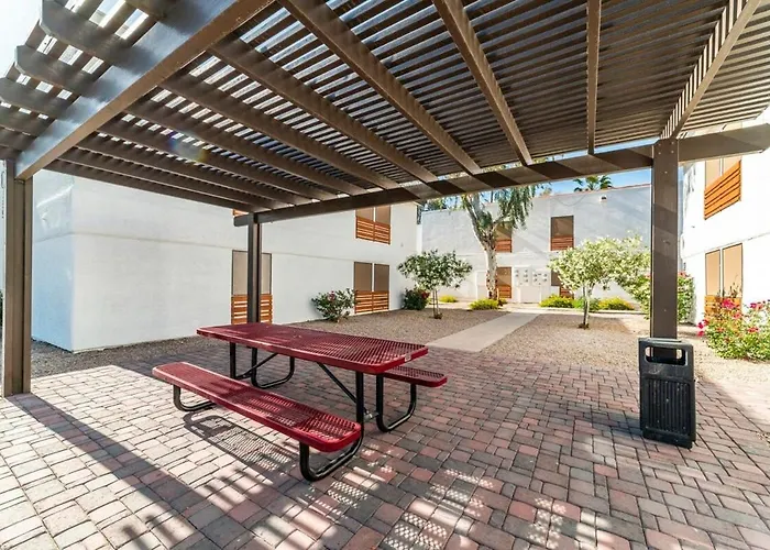 88 3bd 2b Modern Comfort Heated Pool
